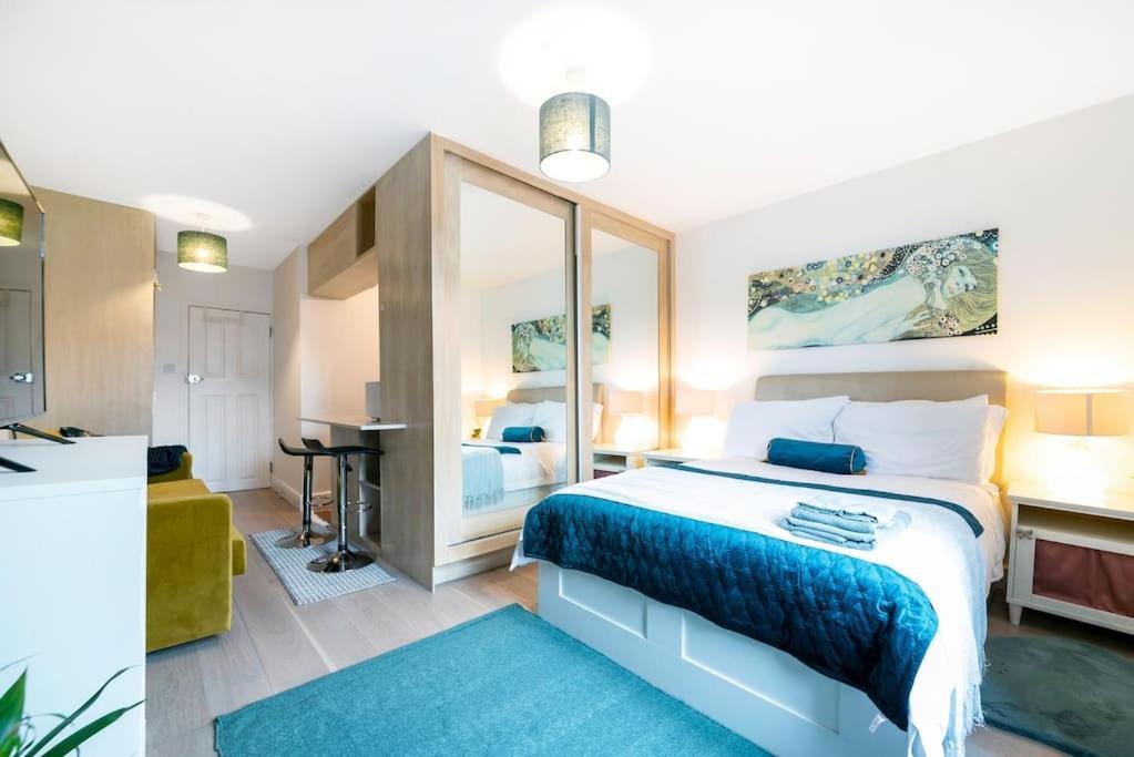 Spacious Flat In
