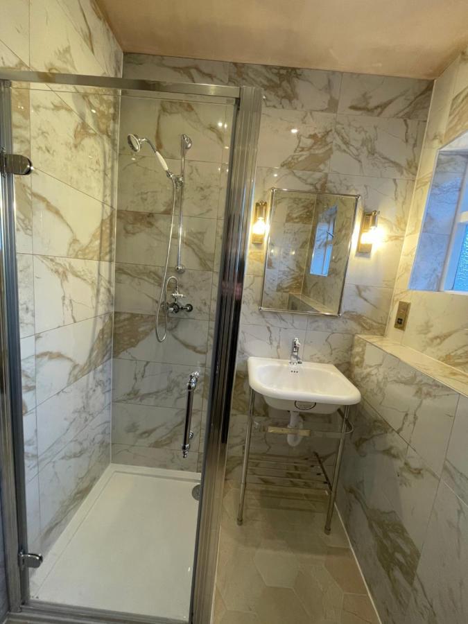 Albany Bed & Breakfast London