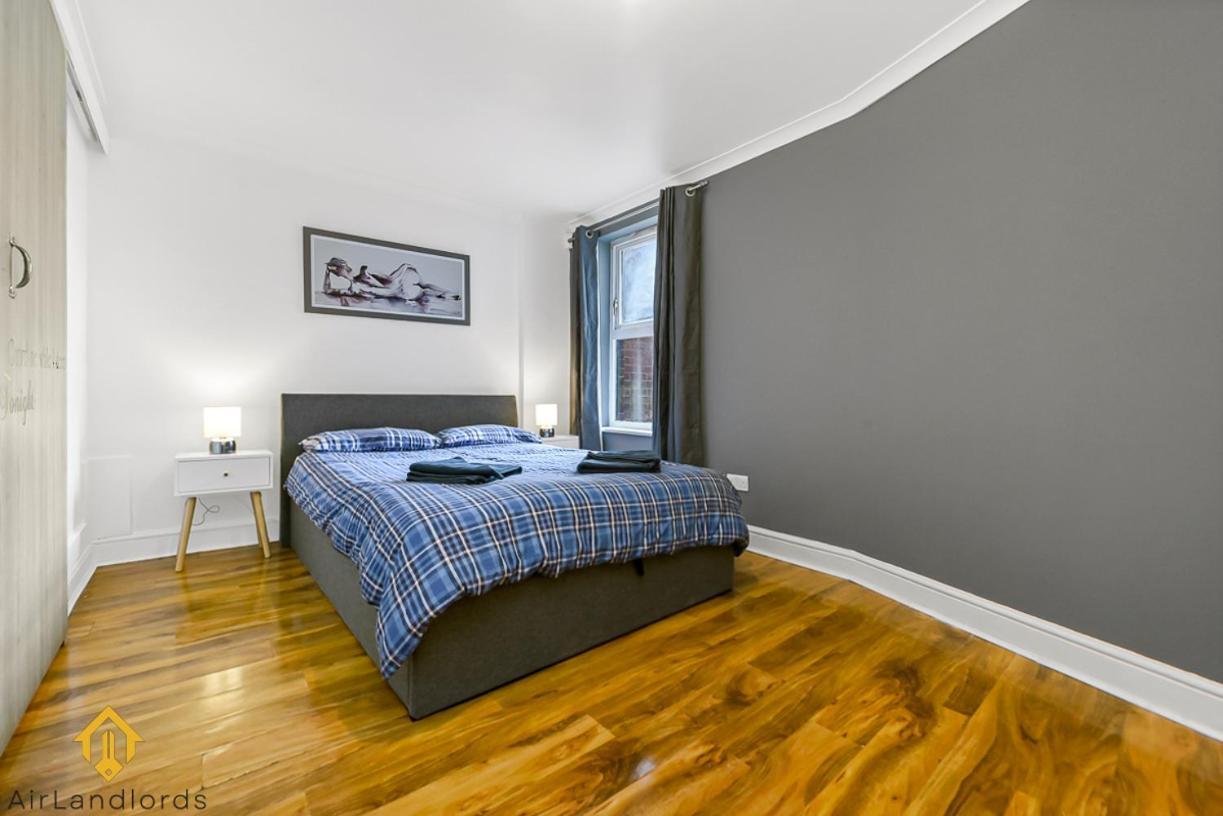 Leilighet Charming River View 3 Bedroom In The Heart Of