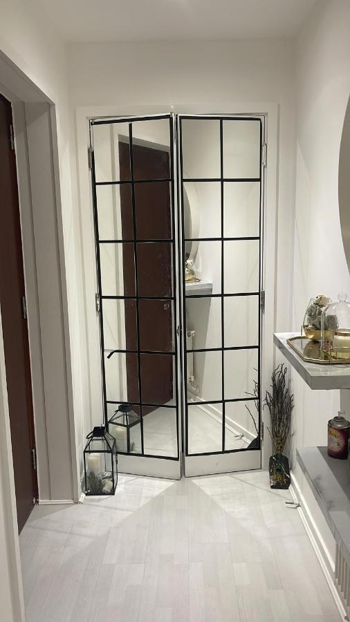 Spacious One Bedroom Ft In King's Cross *
