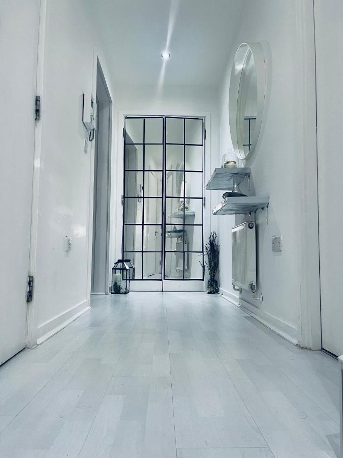Spacious One Bedroom Ft In King's Cross London