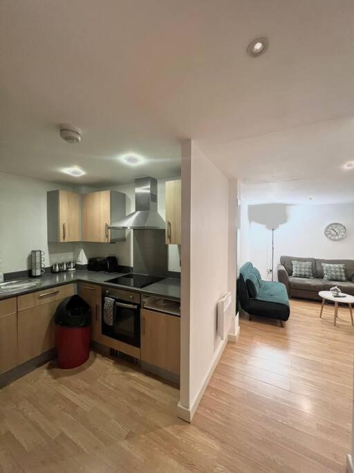New Build 2 Bedroom With 2 Bath, Londra
