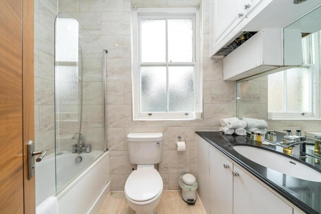 Appartamento Kensington High Street Flat 2 Bedroom *