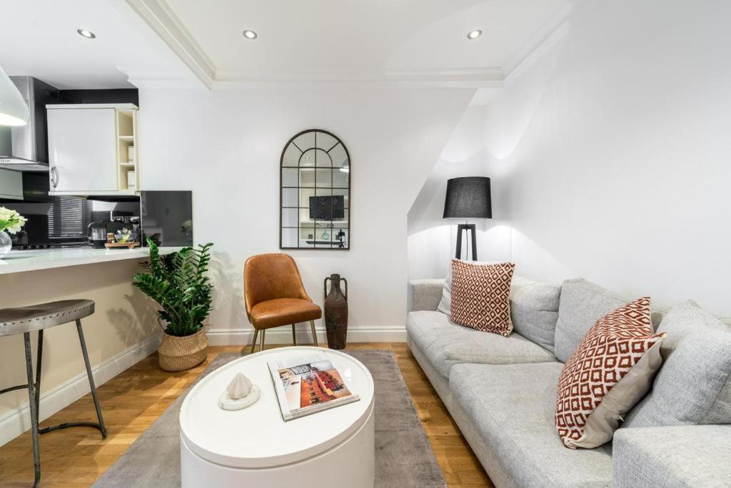 Kensington High Street Flat 2 Bedroom Appartamento *
