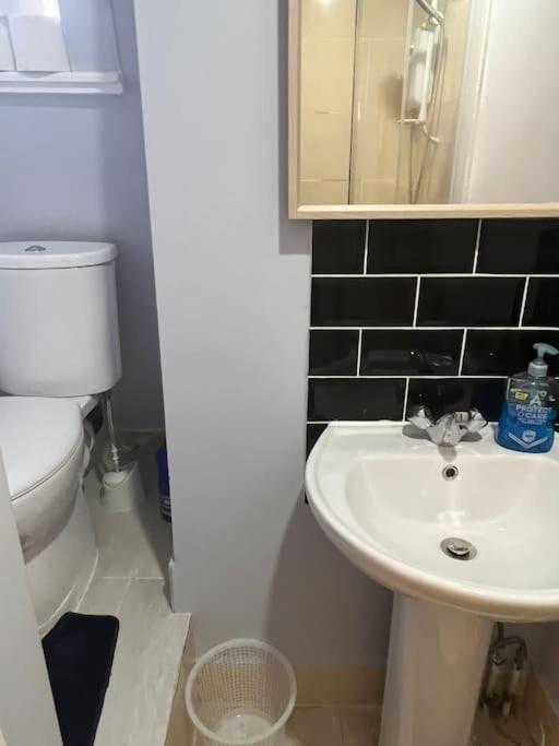 001- Lovely 3-bedroom Very Close To Oxford Street Lägenhet