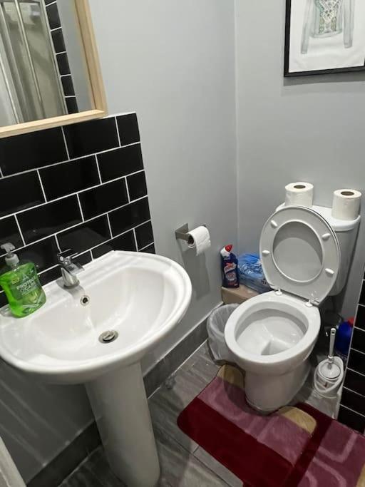 001- Lovely 3-bedroom Very Close To Oxford Street Lägenhet