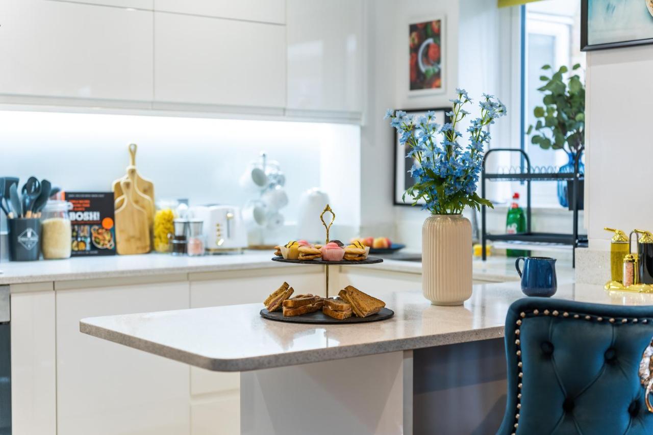 Lejlighed Chic 3 Bed Near Bridge With Balcony *