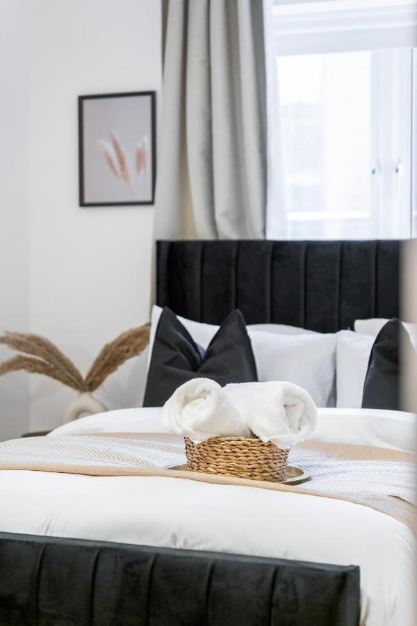 Lejlighed Chic 3 Bed Near Bridge With Balcony London