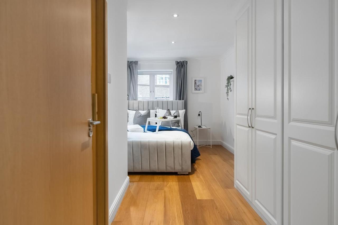 Chic 3 Bed Near Bridge With Balcony Lejlighed *