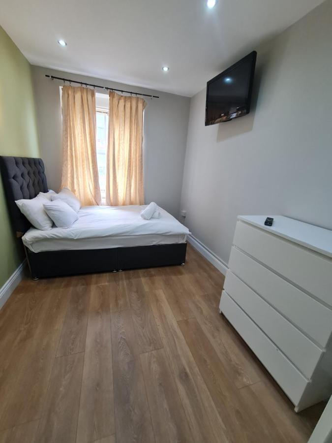 Lovely En-suite Bedroom R7 Lejlighed London