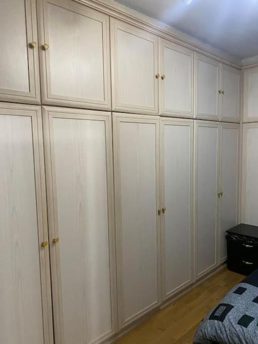 019- Premium Location Bayswater 2 Leilighet