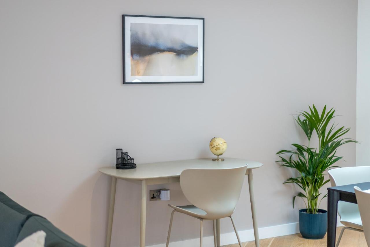 Joivy Stylish 3 Bed, 3 Bath House With Private Courtyard In Chelsea Ferienhaus