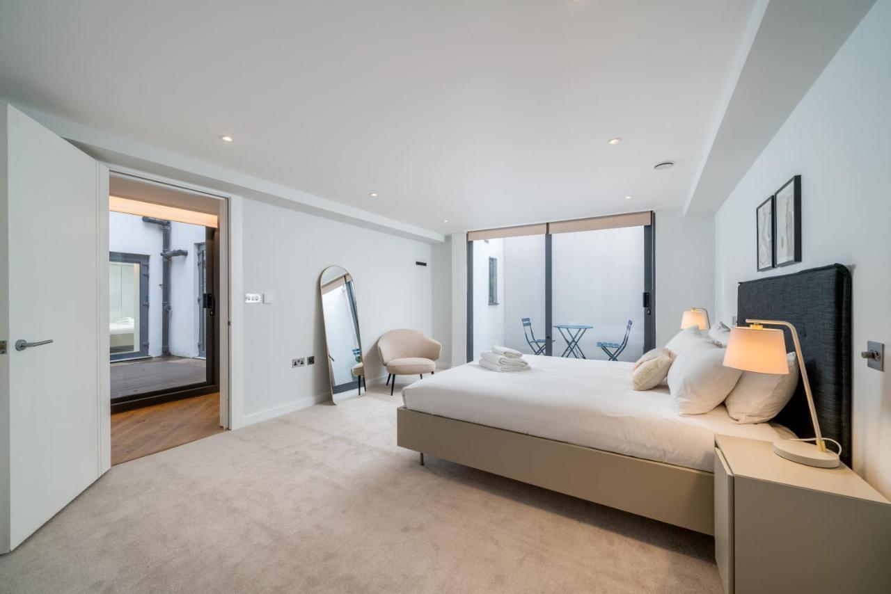 Joivy Stylish 3 Bed, 3 Bath House With Private Courtyard In Chelsea Ferienhaus London