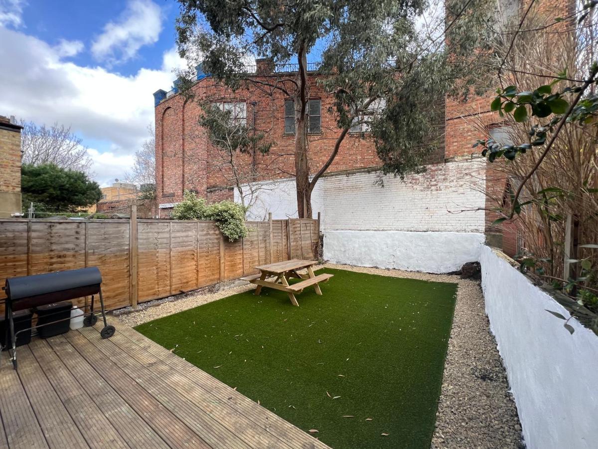 Apartment Lovely 2-bedroom Victorian Flats *
