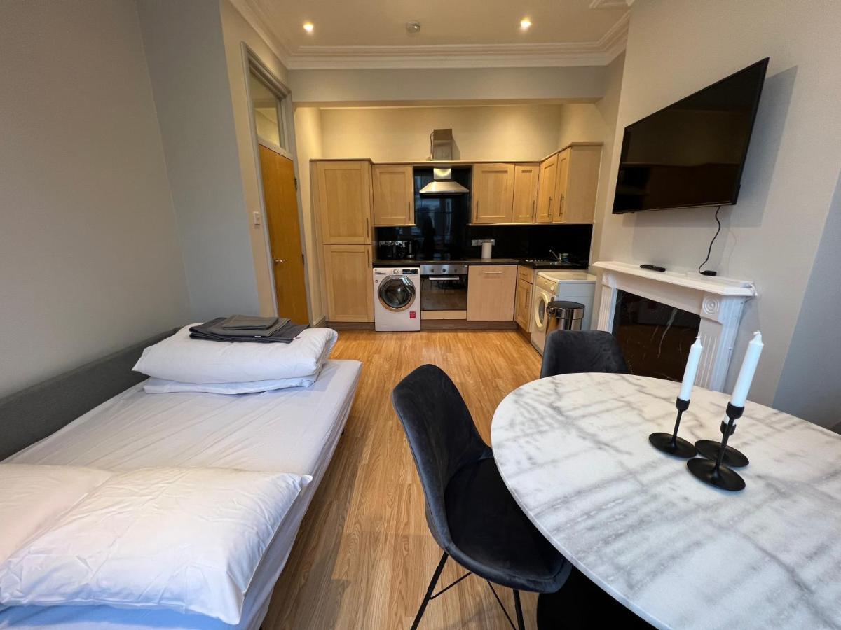 Lovely 2-bedroom Victorian Flats Apartment *
