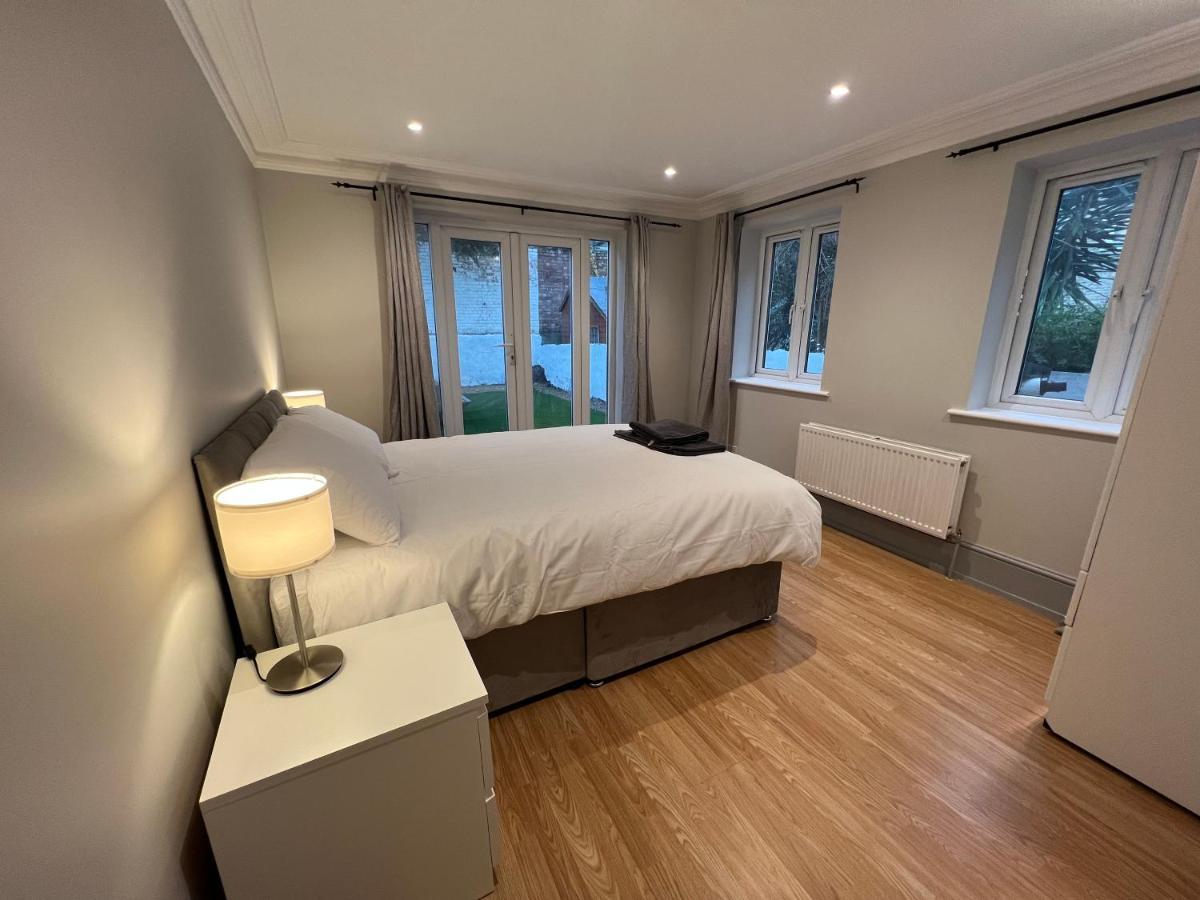 Apartment Lovely 2-bedroom Victorian Flats *