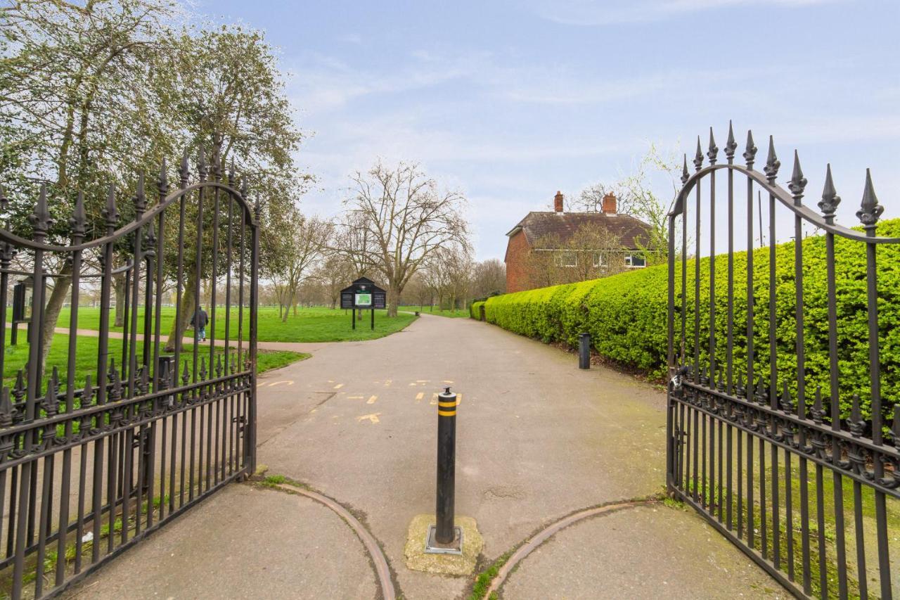 Maycourt Gem * Londen