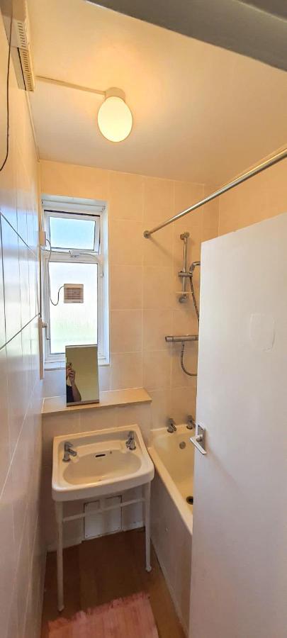 Flat 21 Apartment *