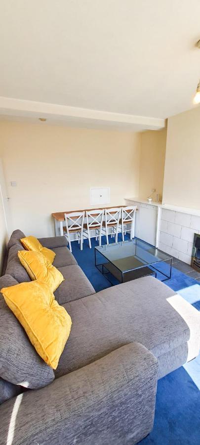 Flat 21 Apartment *