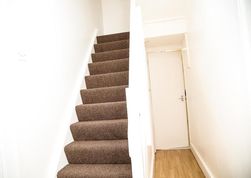 Apartment Newly Refurbished 3 Bedroom House Close To Central