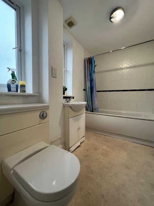 New Build 2 Bed Flat, Londres