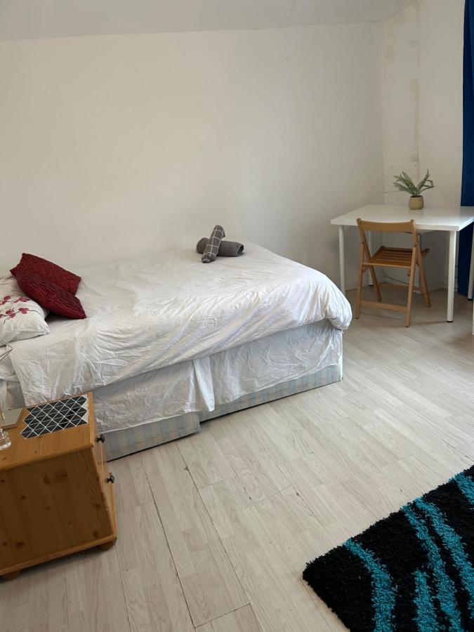 Gasthuis Renovated Family With Shared Kitchen And Bathroom In Angel *