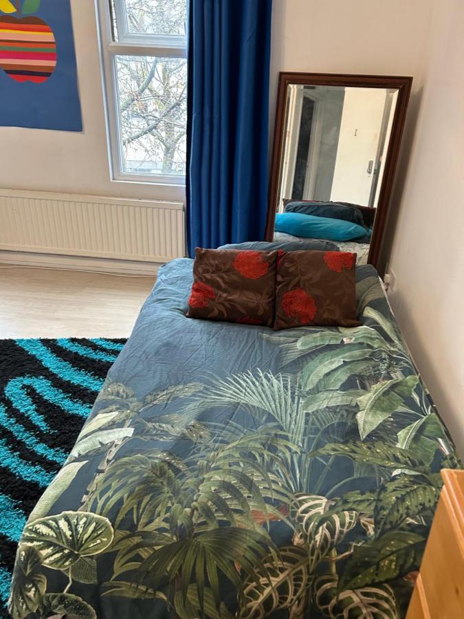 Renovated Family With Shared Kitchen And Bathroom In Angel Gasthuis *