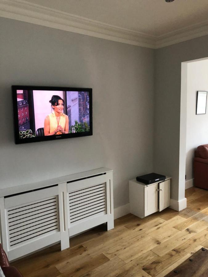 Great 4 Bedroom In Tooting Apartment *