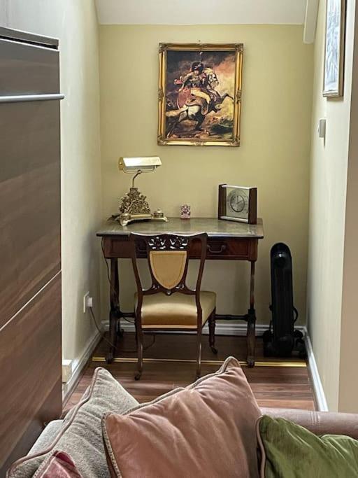 Cosy And Stylish 1bd-limehouse Lejlighed London