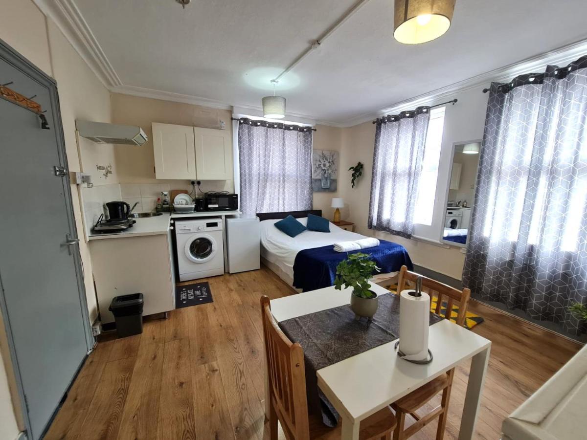 Lovely Private Near Central Lejlighed