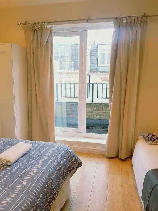 Modern In Great Location In Lejlighed *
