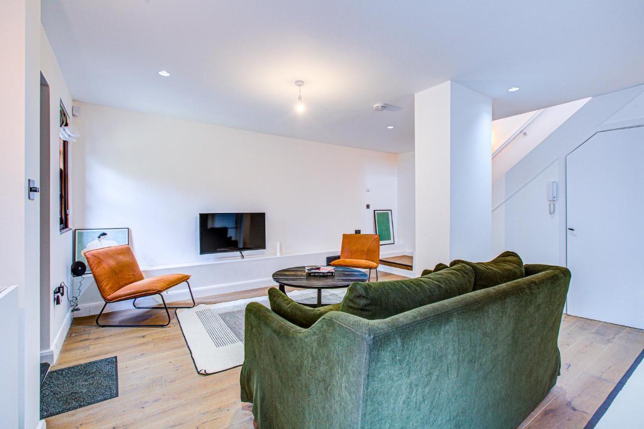 Beautiful 3-bedroom House Just Minutes From Queen's Park Tube Lejlighed