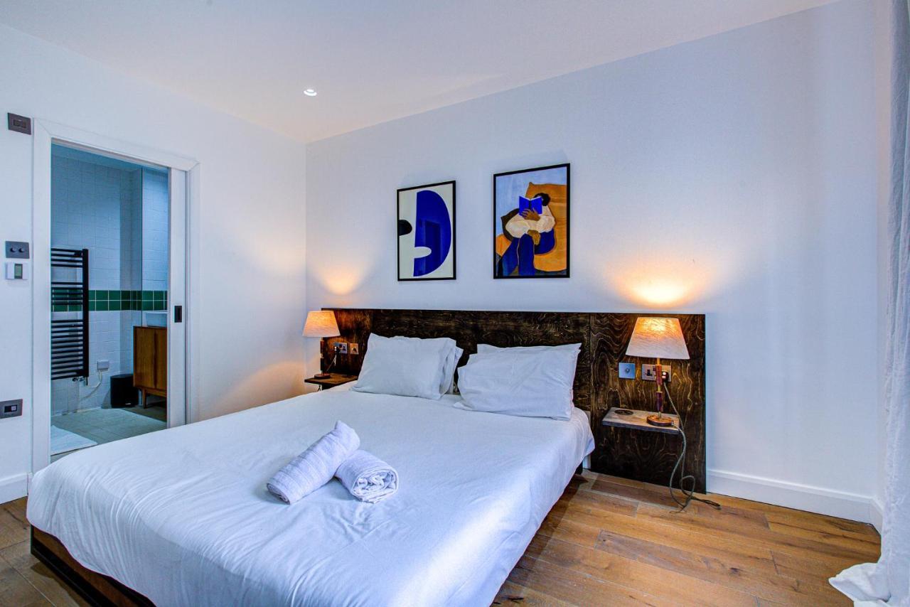 Beautiful 3-bedroom House Just Minutes From Queen's Park Tube Lejlighed