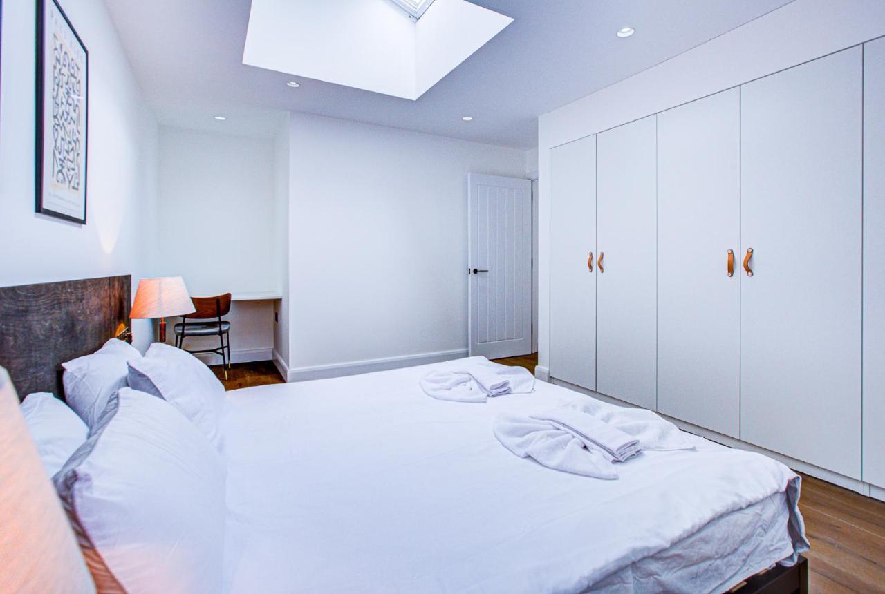 Beautiful 3-bedroom House Just Minutes From Queen's Park Tube Lejlighed