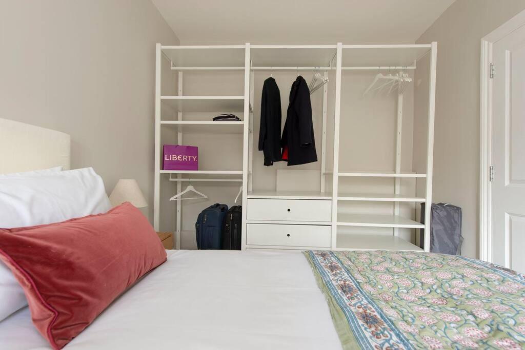 Chelsea Stunning Two Bedroom Townhouse With Airconditioning Appartement Londen