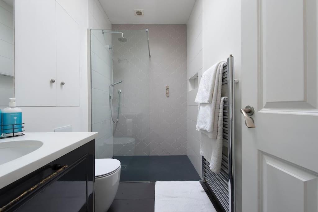 Chelsea Stunning Two Bedroom Townhouse With Airconditioning * Londen