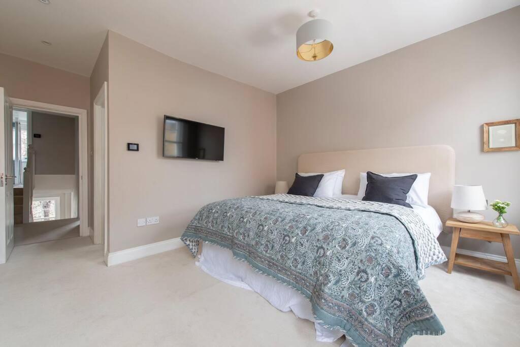 Chelsea Stunning Two Bedroom Townhouse With Airconditioning Londen