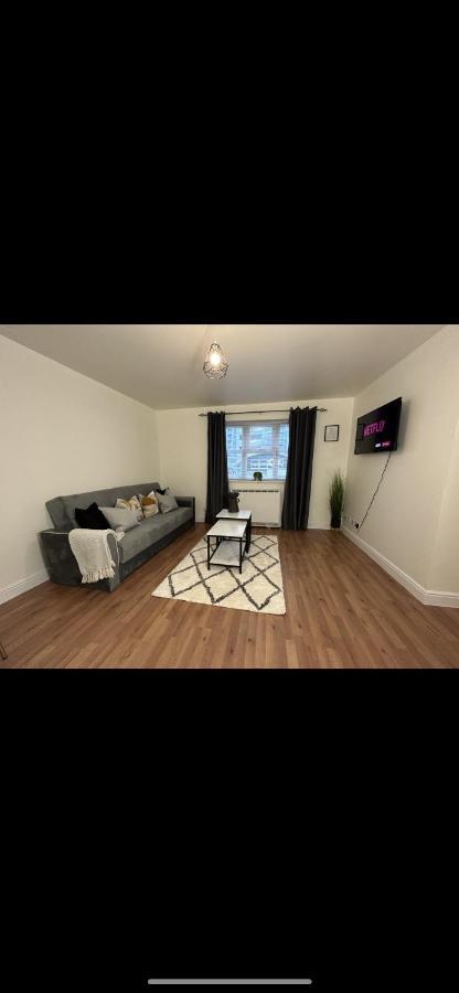 Real Lush Properties-1 Bed Greenwich Apartment, London, Sleeps 6 Leilighet London