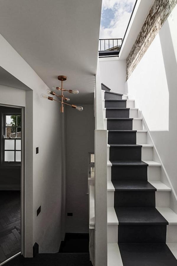 Stunning Townhouse With Large Roof Terrace Londen