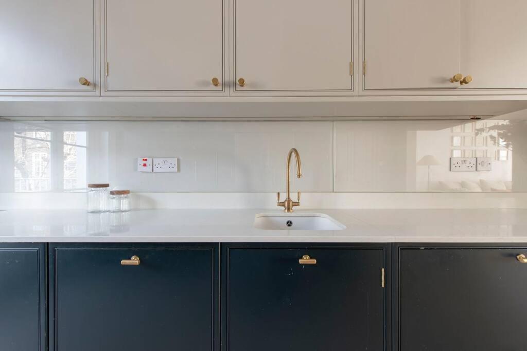 Chelsea Stunning Two Bedroom Townhouse With Airconditioning Appartement Londen
