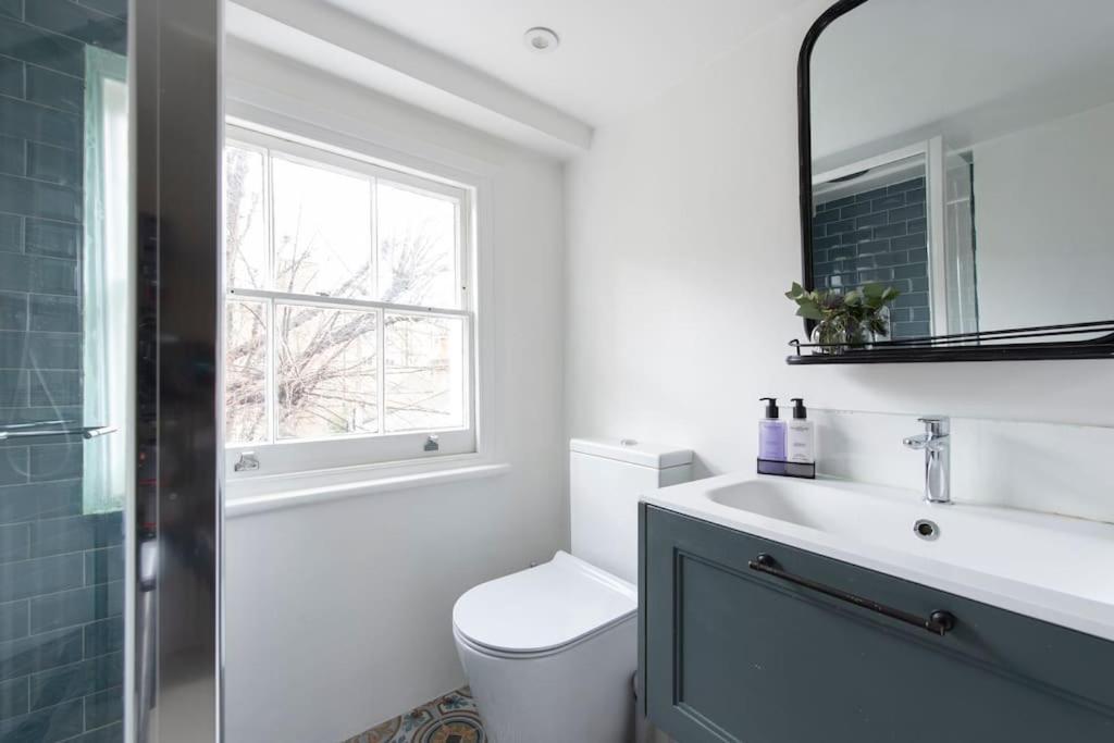 Chelsea Stunning Two Bedroom Townhouse With Airconditioning * Londen