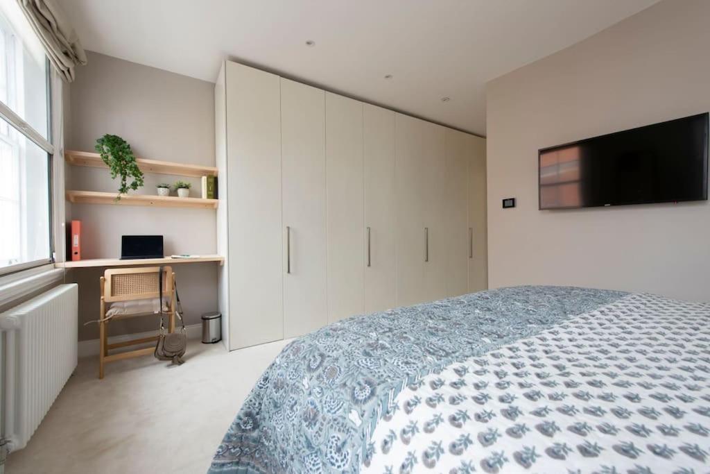 Chelsea Stunning Two Bedroom Townhouse With Airconditioning Appartement Londen