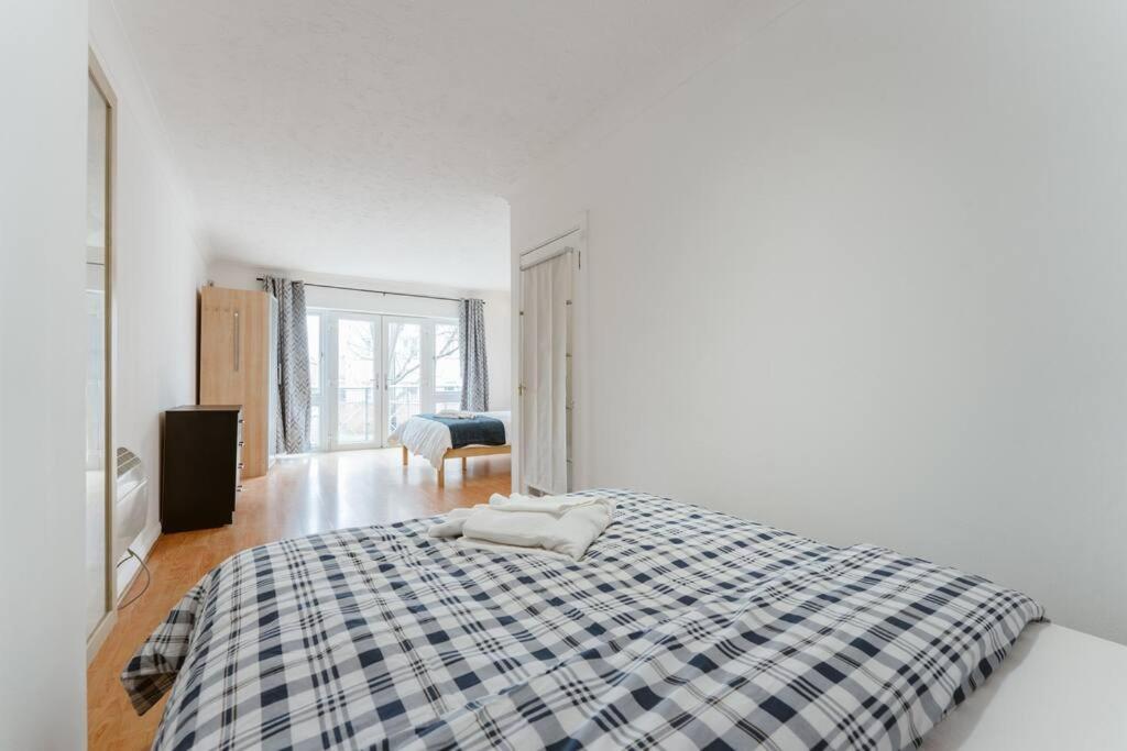 Leilighet Up To 4 People, In A Share House Next To Bridge *