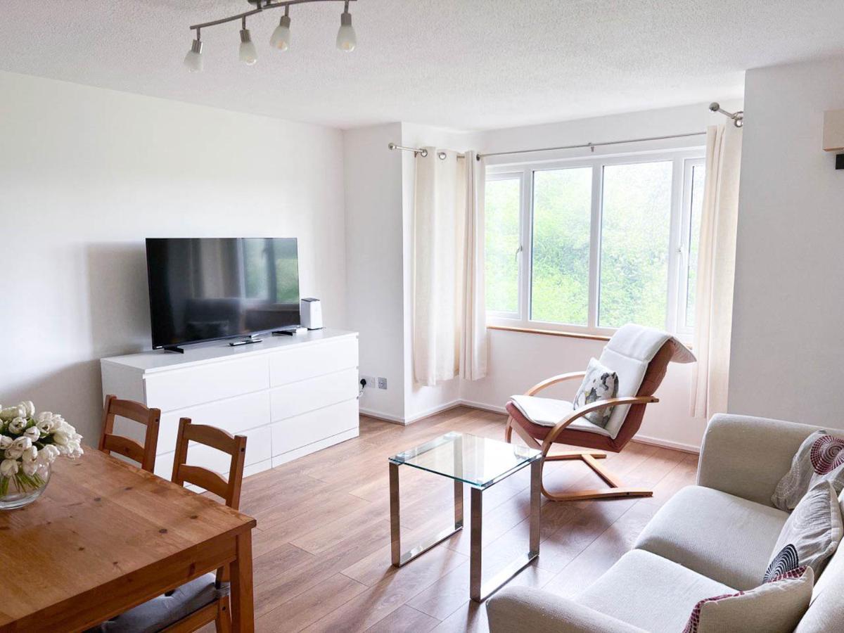 Comfort: 2-bedroom Flat With Parking And Transport Links London