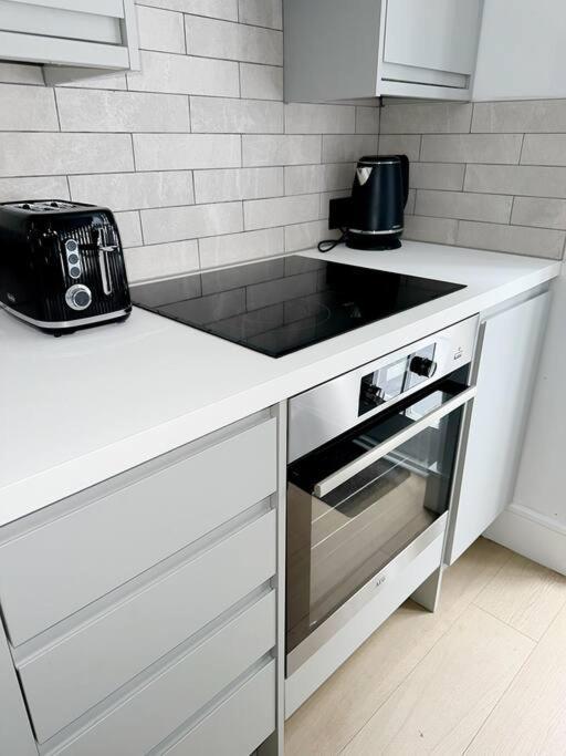 Londwell, Luxe And Leaves, Chelsea Flat With Private Garden Appartement Londen