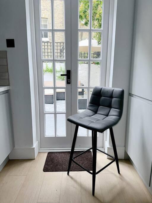 Londwell, Luxe And Leaves, Chelsea Flat With Private Garden Appartement Londen