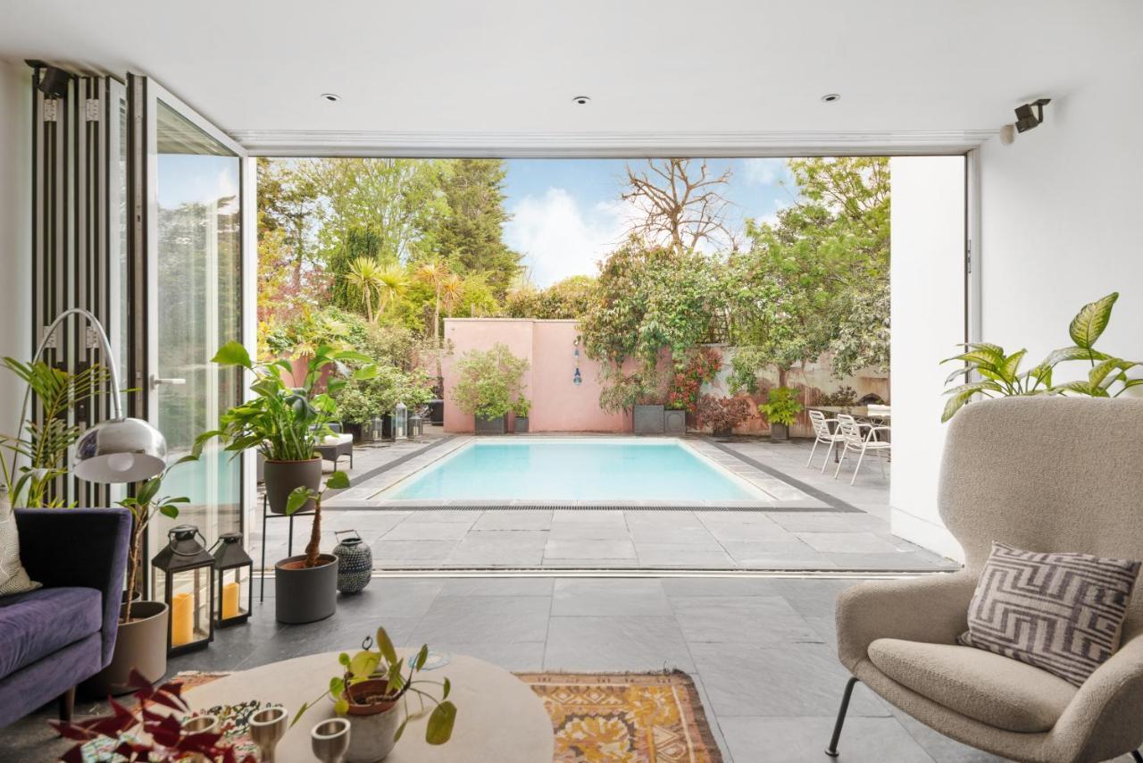 Séjour chez l'habitant Studio For 3 With A Private Balcony In A Cubic House With Outside Pool Londres