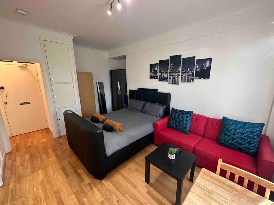 Chic Fitzrovia Flat, Central, Quiet, Lift Lägenhet London