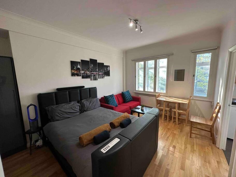 Chic Fitzrovia Flat, Central, Quiet, Lift Lägenhet London