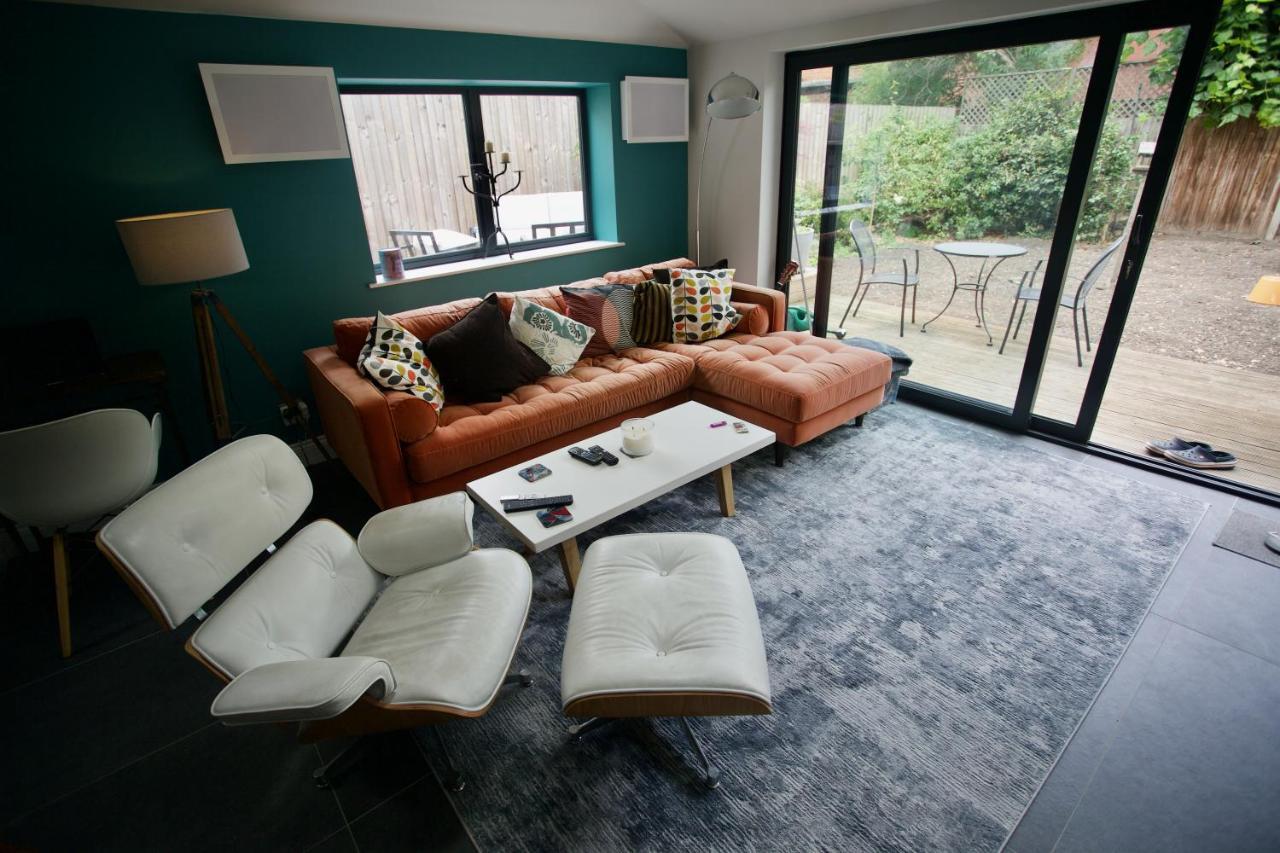 Stunning Nw2 Flat - Great Location! * London
